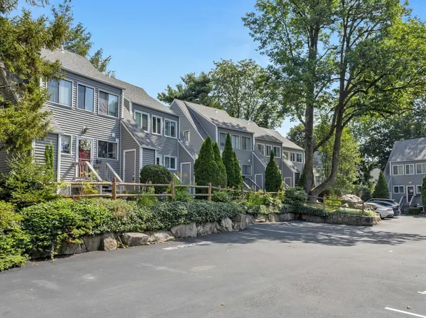 421 Glenbrook Road APT 8, Stamford, CT 06906