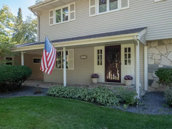 1475 3rd St NW, New Brighton, MN 55112