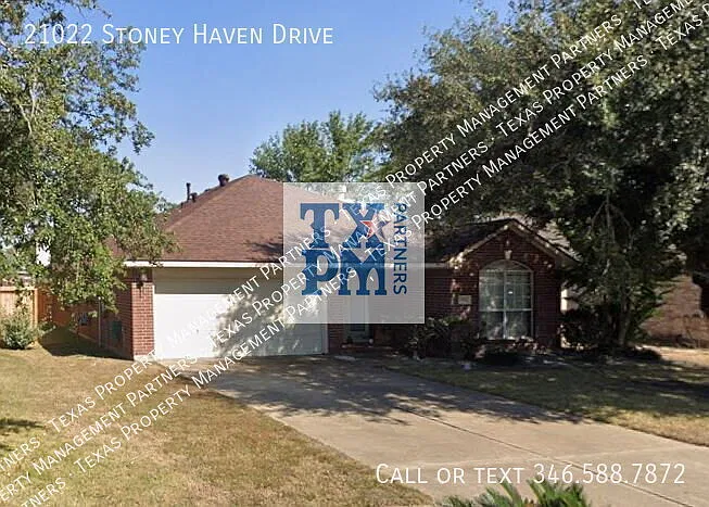 Charming 3 Bedroom 2 Bathroom Home in Settlers Village — Photo 1