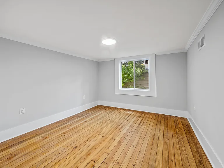 8 Amherst Ave #A — Photo 24