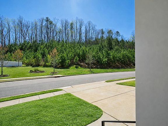 5th image of 232 Logbridge Rd