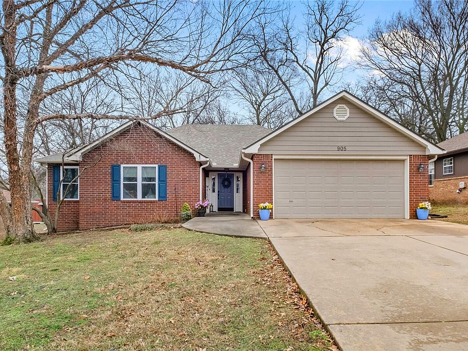 1st image of 905 Willow Ct