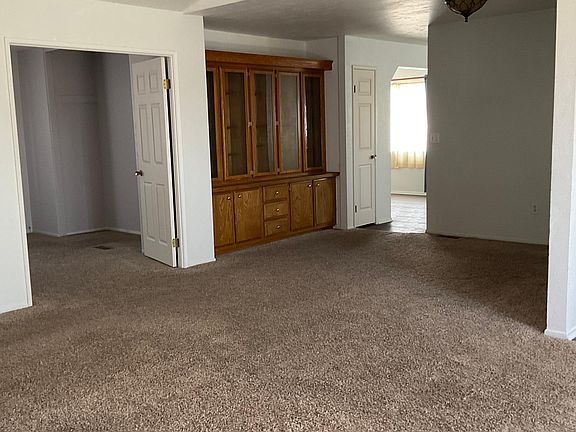 4th image of 4702 N Ventura Ave