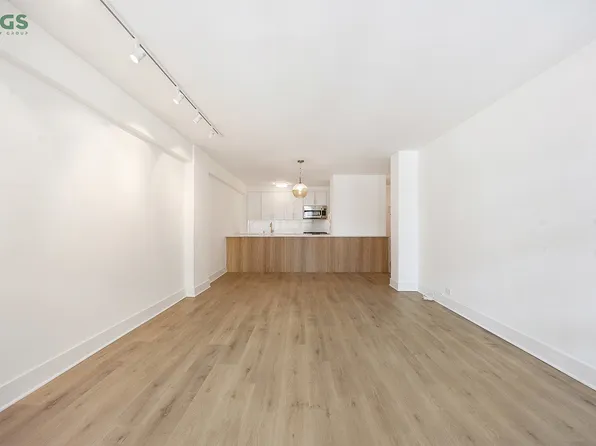 411 East 57th Street image 9 of 11