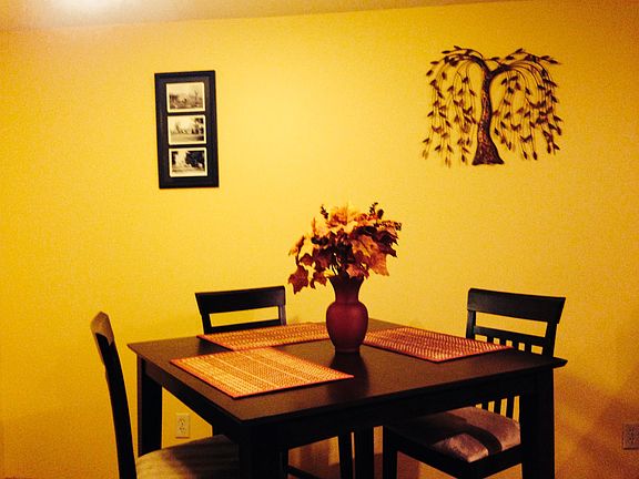 2nd image of 117 Iron Oak Cir