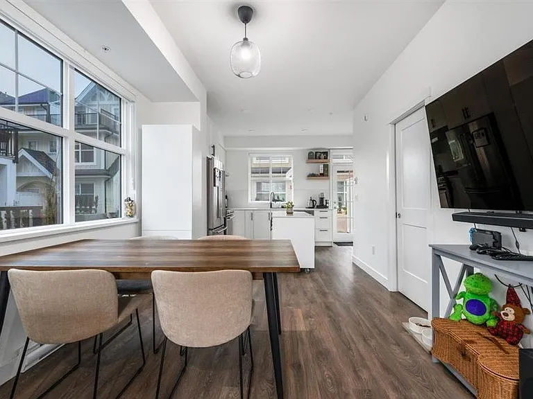 707 Robinson St #108 — Photo 13