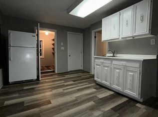 379 Manchester St APT 2C, Manchester, NH 03103