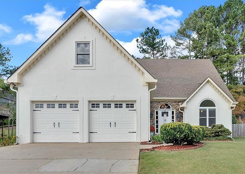 1st image of 3016 Vineyard Way SE