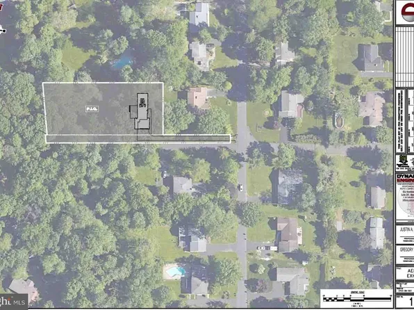 2001A Woodland Dr, Morrisville, PA 19067