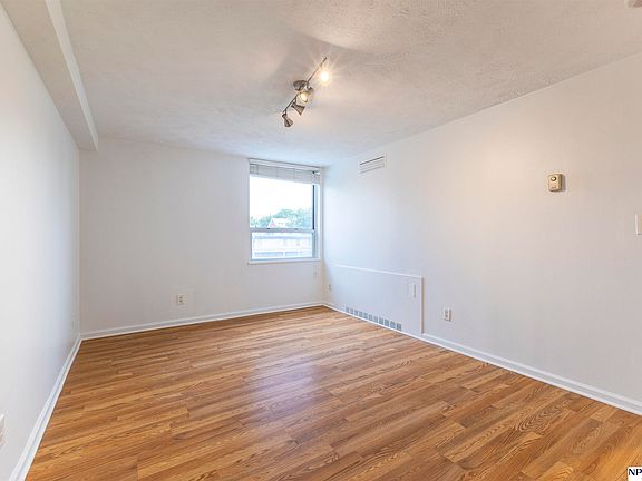 3rd image of 105 N 31st Ave APT 309