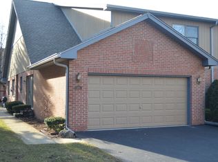 208 Eric Ct, Bloomingdale, IL 60108