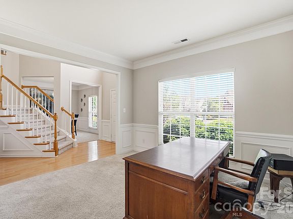5th image of 8329 Beardsley Dr