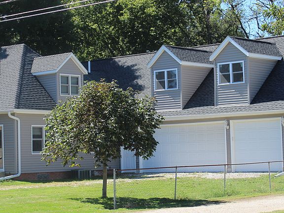 2nd image of 1716 N Baker St