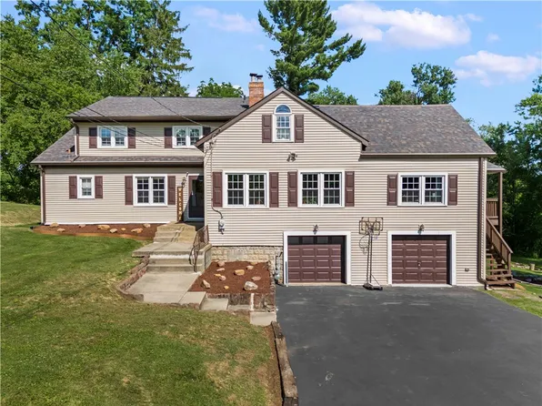860 E McMurray Rd, Venetia, PA 15367