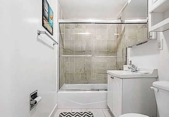 4th image of 322 E 39th St APT 3A