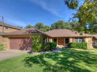 231 Lazy Oaks Ln, Kingsland, TX 78639