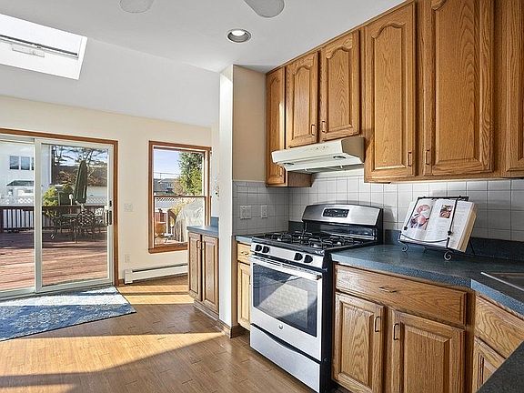 4th image of 720 Pease Ln
