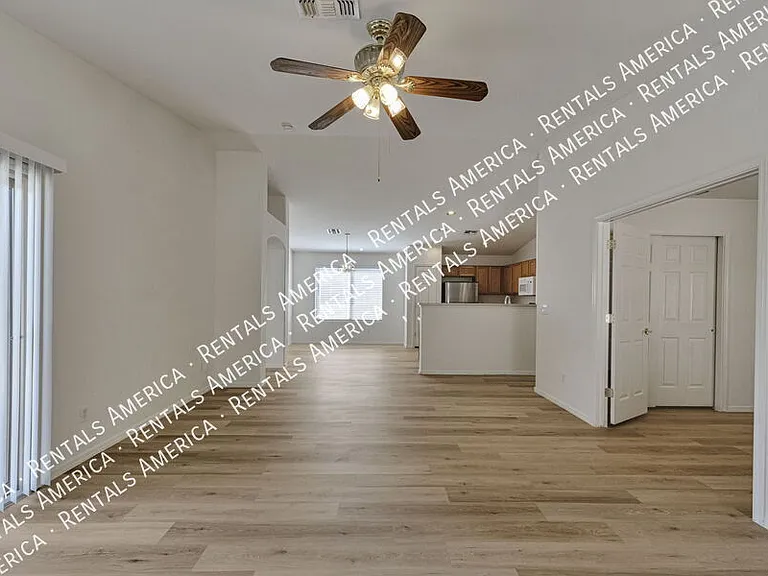 8421 S Burien Rd — Photo 5