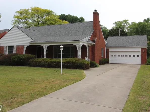 1320 Devonshire Rd, Grosse Pointe Park, MI 48230