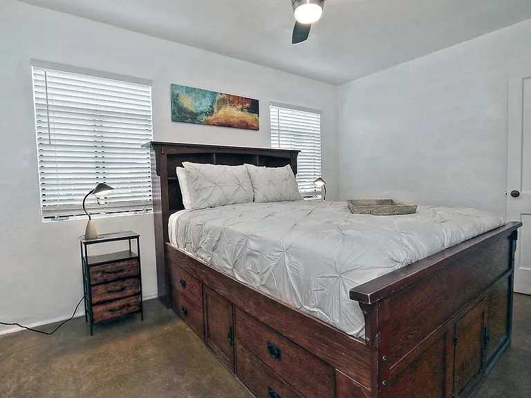 W Earll Dr — Photo 29