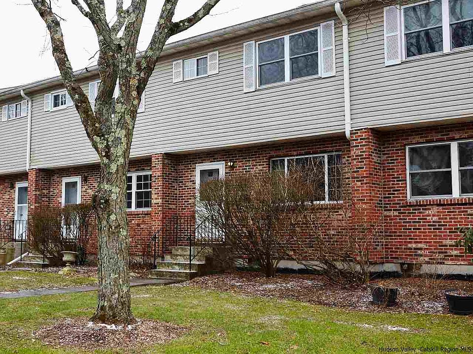 1st image of 302 Briarwood Ct