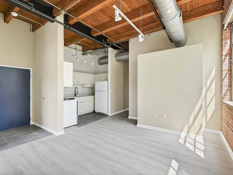 SoHo Lofts — Photo 20