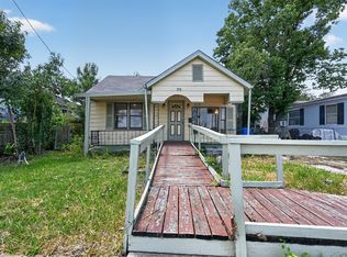 708 Booth St, Taylor, TX 76574