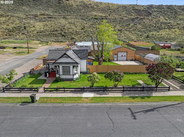 1201 Place St, Baker City, OR 97814