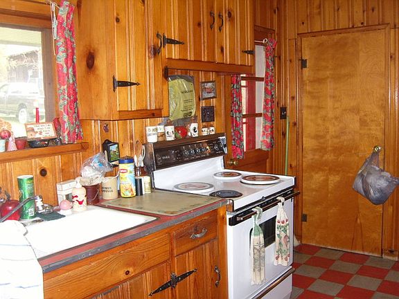 4th image of 34 Wetmore St