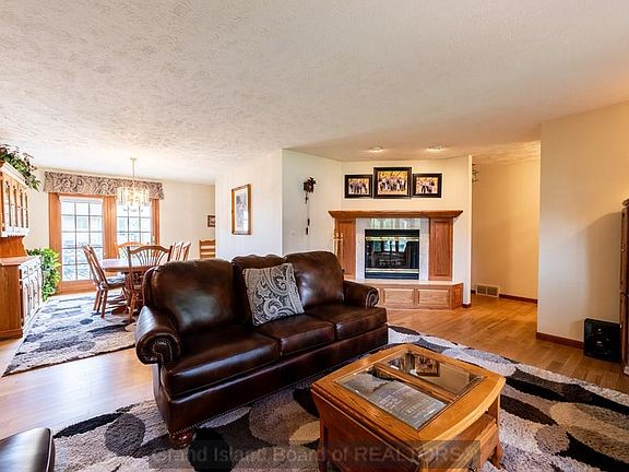5th image of 3011 Brentwood Way
