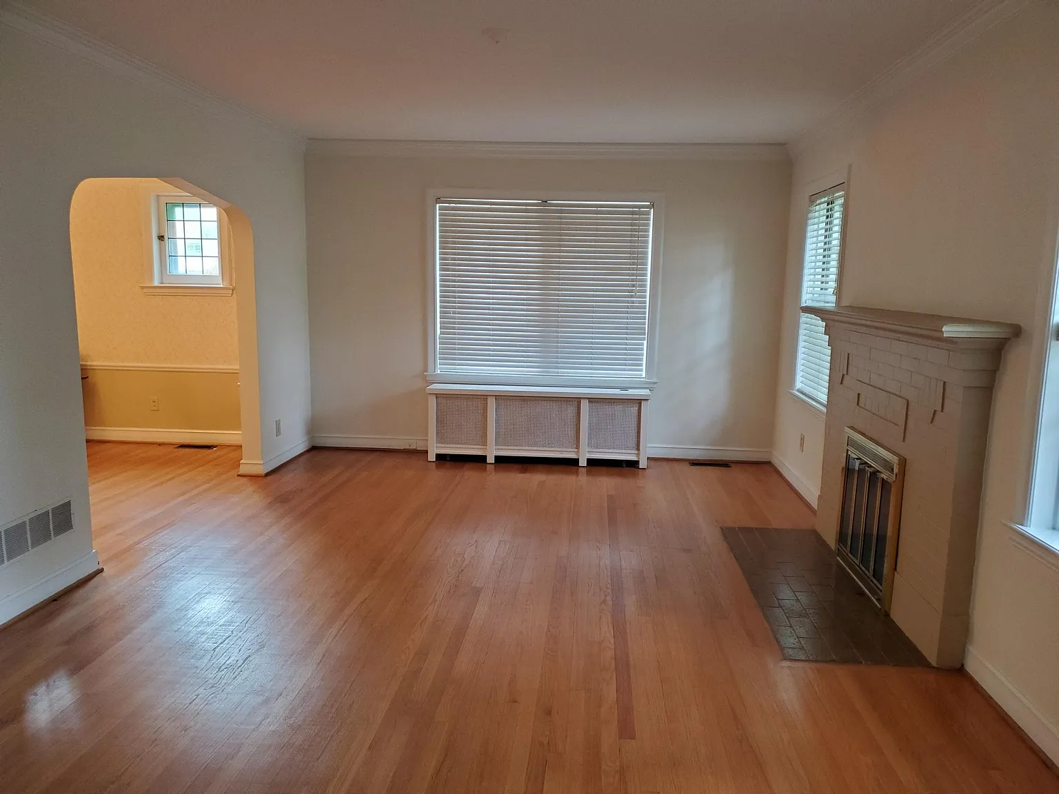 3 bed, 2100 sqft, $3,400 — Photo 4