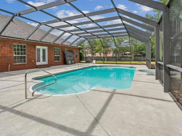 5630 Sandstone Dr, Pace, FL 32571