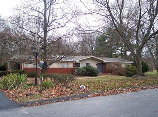 1 Sutherland Ct, Pikesville, MD 21208