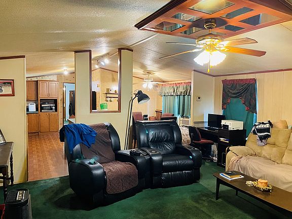 4th image of 902 Parkwood Pl