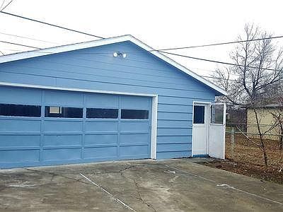 4th image of 823 S Juniper Dr