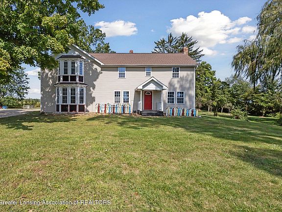 3rd image of 2615 E Alward Rd