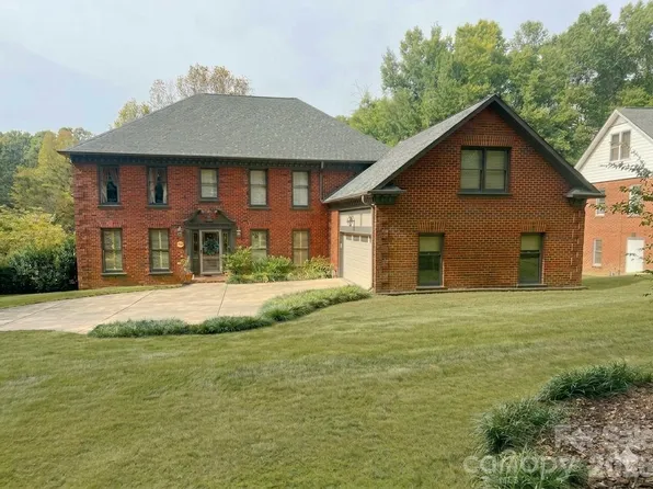 4843 Lindstrom Dr, Charlotte, NC 28226