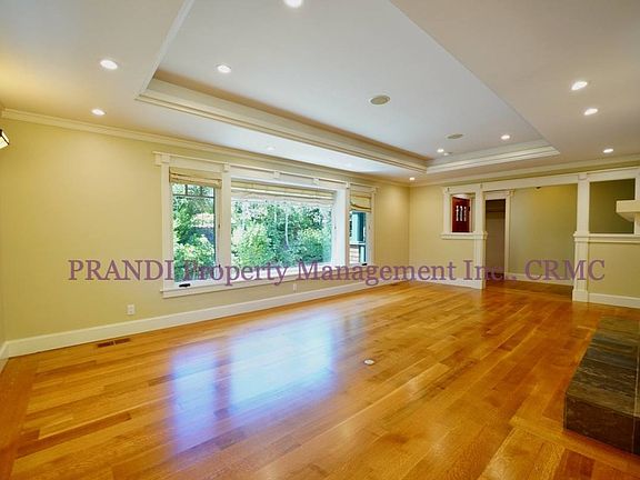 4th image of 224 N Almenar Dr