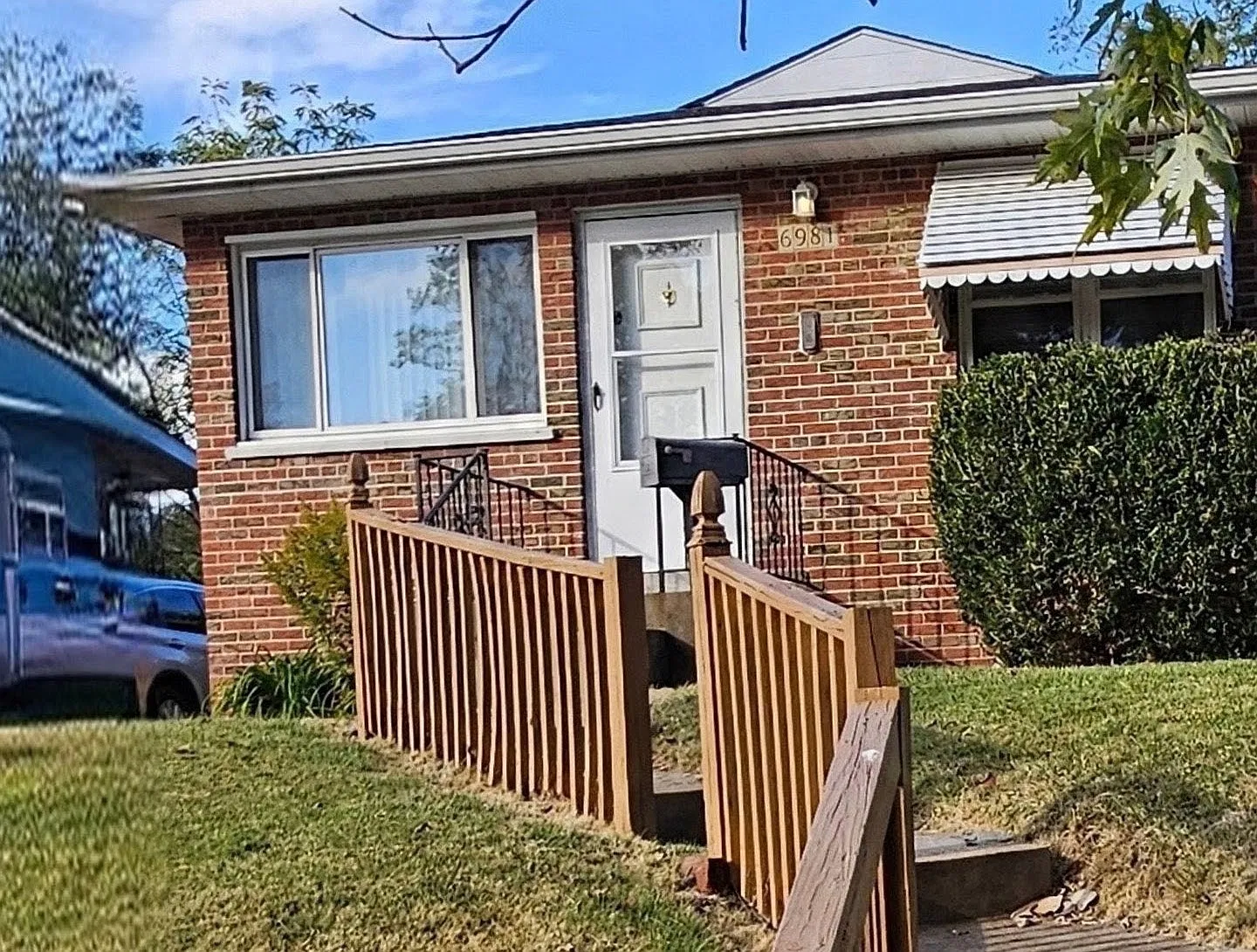 2 bed, 864 sqft, $1,350 — Photo 1