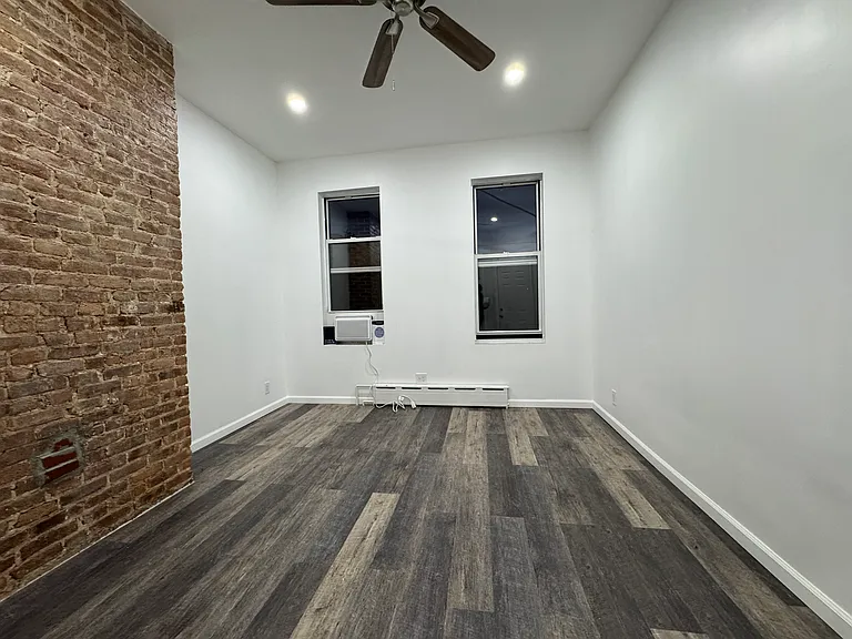 585 Onderdonk Ave #1L — Photo 4