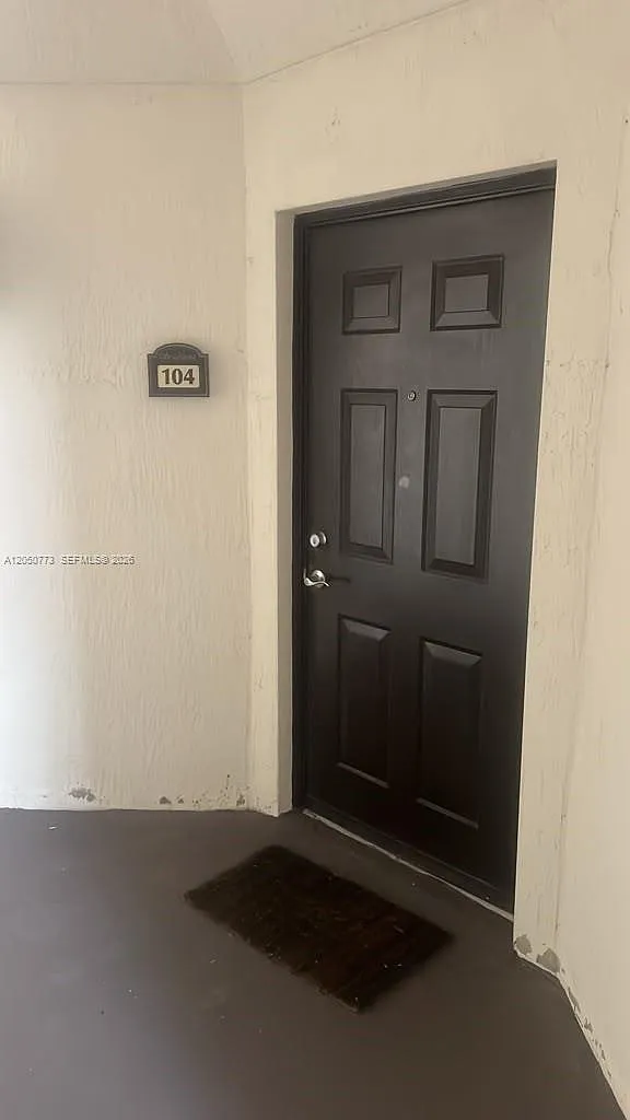 St Mortiz At Doral Condo — Photo 4