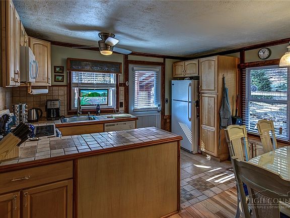 4th image of 392 Old Danner Road