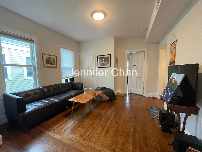 27 Marney St #2 — Photo 4