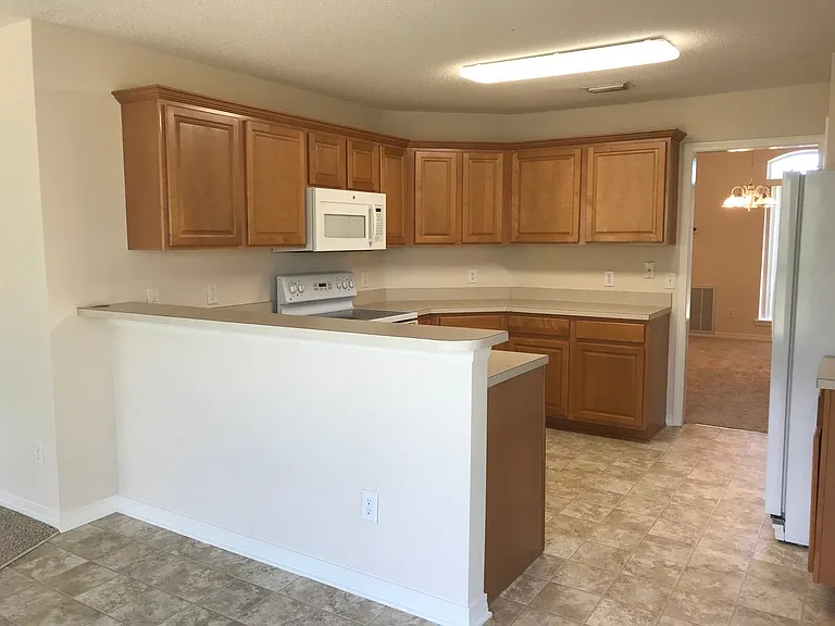 2642 Hidden Creek Dr — Photo 11