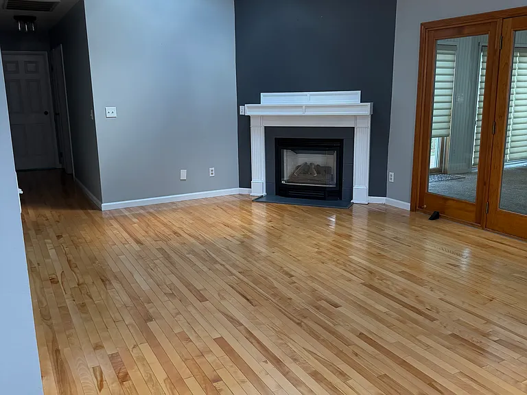 9 Pilgrim Ln — Photo 2