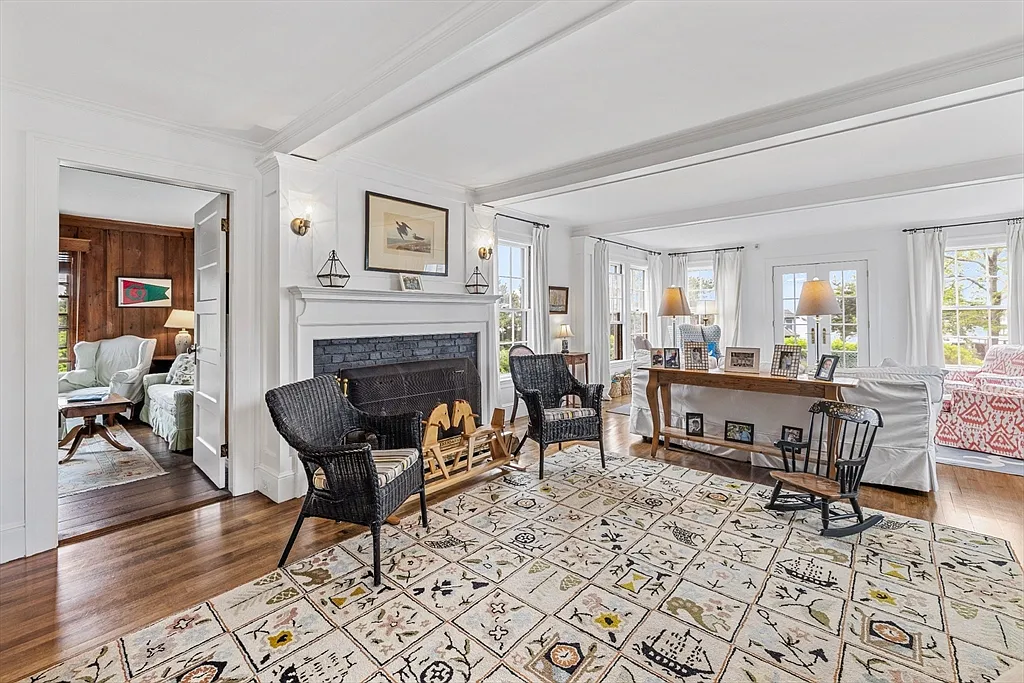 5 bed, 3.5 bath, 3328 sqft, $4,400 — Photo 3