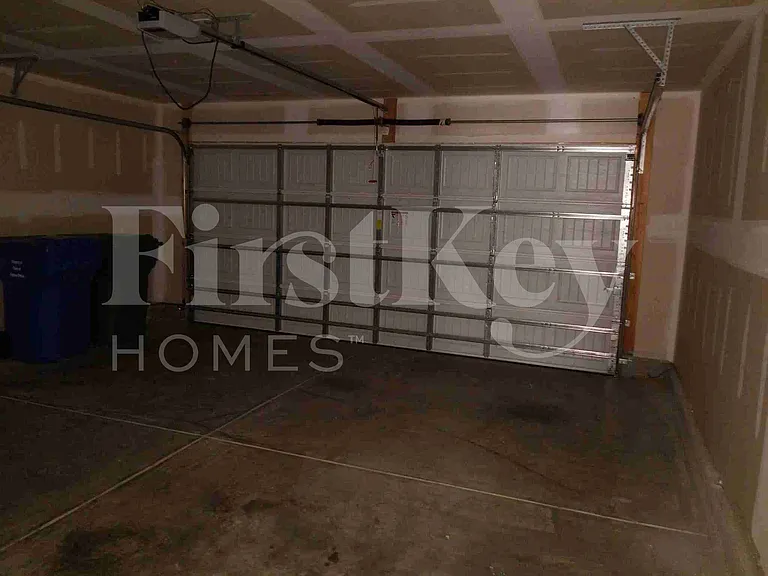 901 Leatherstone Ln — Photo 12