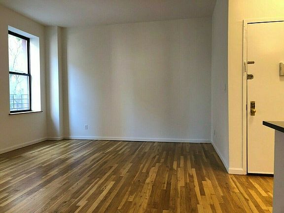 3rd image of 127 E 34th St #102