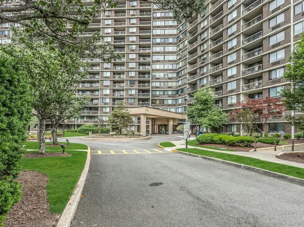 2 Bay Club #11F, Bayside, NY 11360