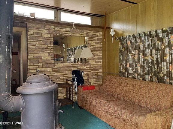 4th image of 409 White Oak Dr